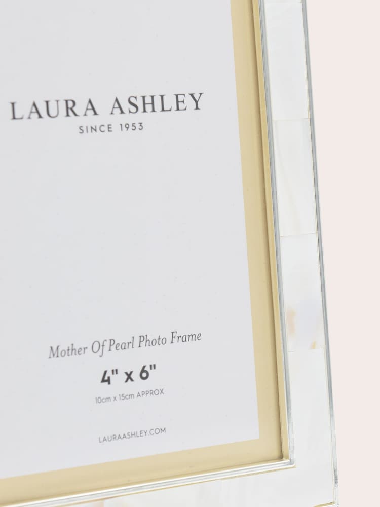 Laura Ashley Natural Mother Offaux Pearl Picture Frame - Image 3 of 4