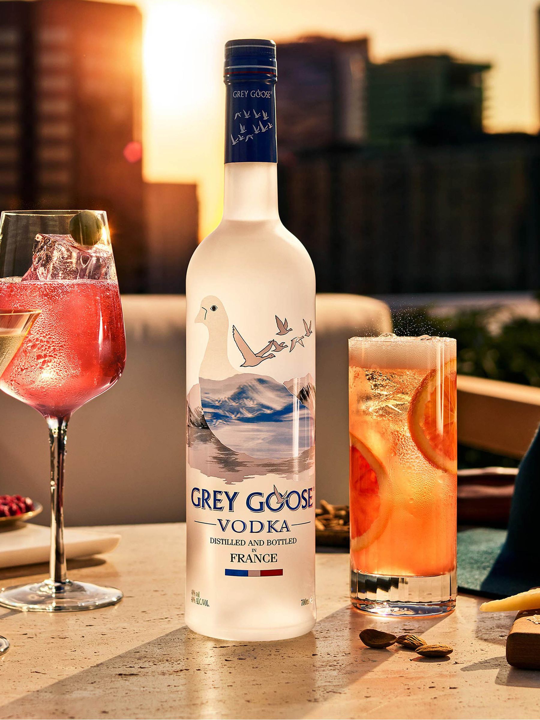 GREY GOOSE Premium French Vodka, 40% ABV, 70cl | Premium French Vodka, Smooth, Great for Mixing Cocktails, Made in France Using Natural Ingredients, 700ml - Image 9