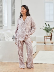 وردي موف - طقم بيجامة Josette بأزرار كاملة من Laura Ashley - Image 2 of 7