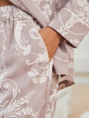 وردي موف - طقم بيجامة Josette بأزرار كاملة من Laura Ashley - Image 6 of 7