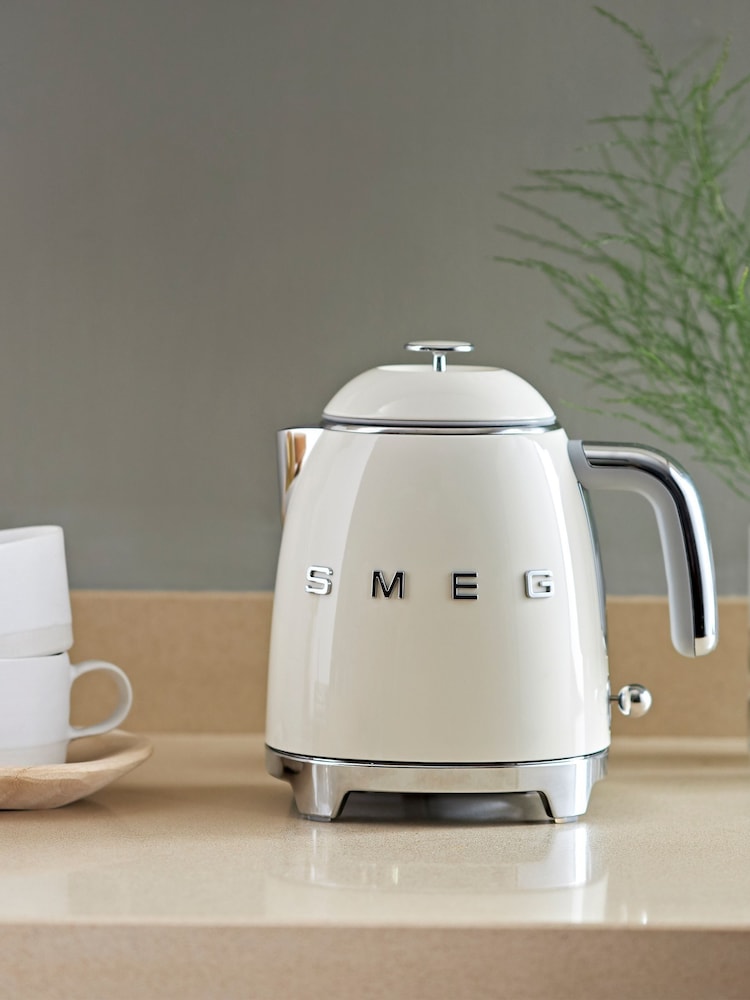 Smeg Cream 50's Style Mini Kettle - Image 1 of 7
