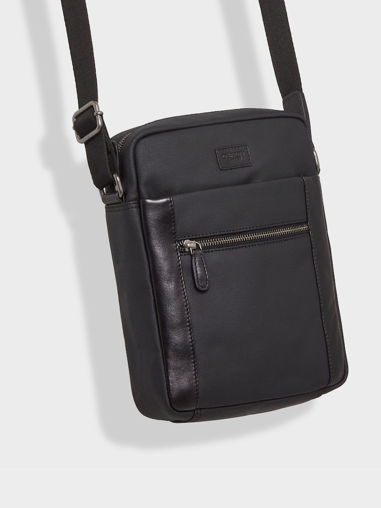 Negro - Bolso messenger de lona de efecto encerado y cuero The Small Grantham de Osprey London - Imagen 1 de 6 Negro - Bolso messenger de lona de efecto encerado y cuero The Small Grantham de Osprey London - Imagen 1 de 6
