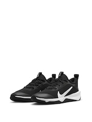 Nike Black/White Youth Omni Multi-Court Trainers - Image 2 of 9