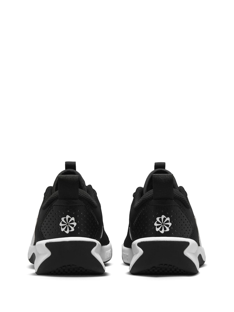 Nike Black/White Youth Omni Multi-Court Trainers - Image 6 of 9