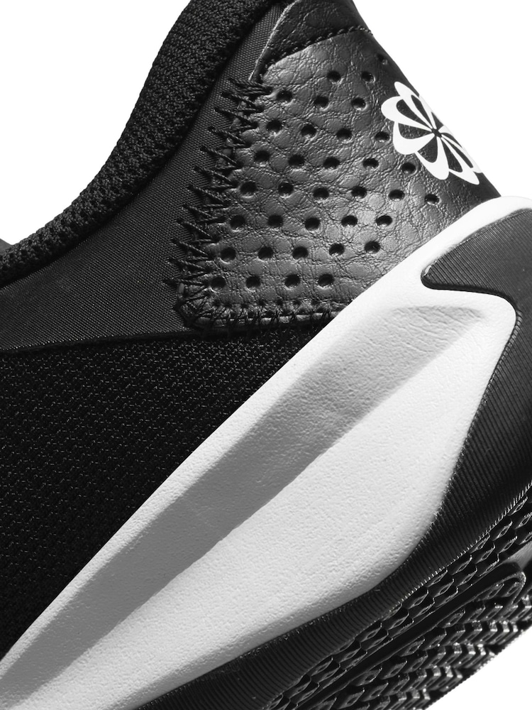 Nike Black/White Youth Omni Multi-Court Trainers - Image 9 of 9