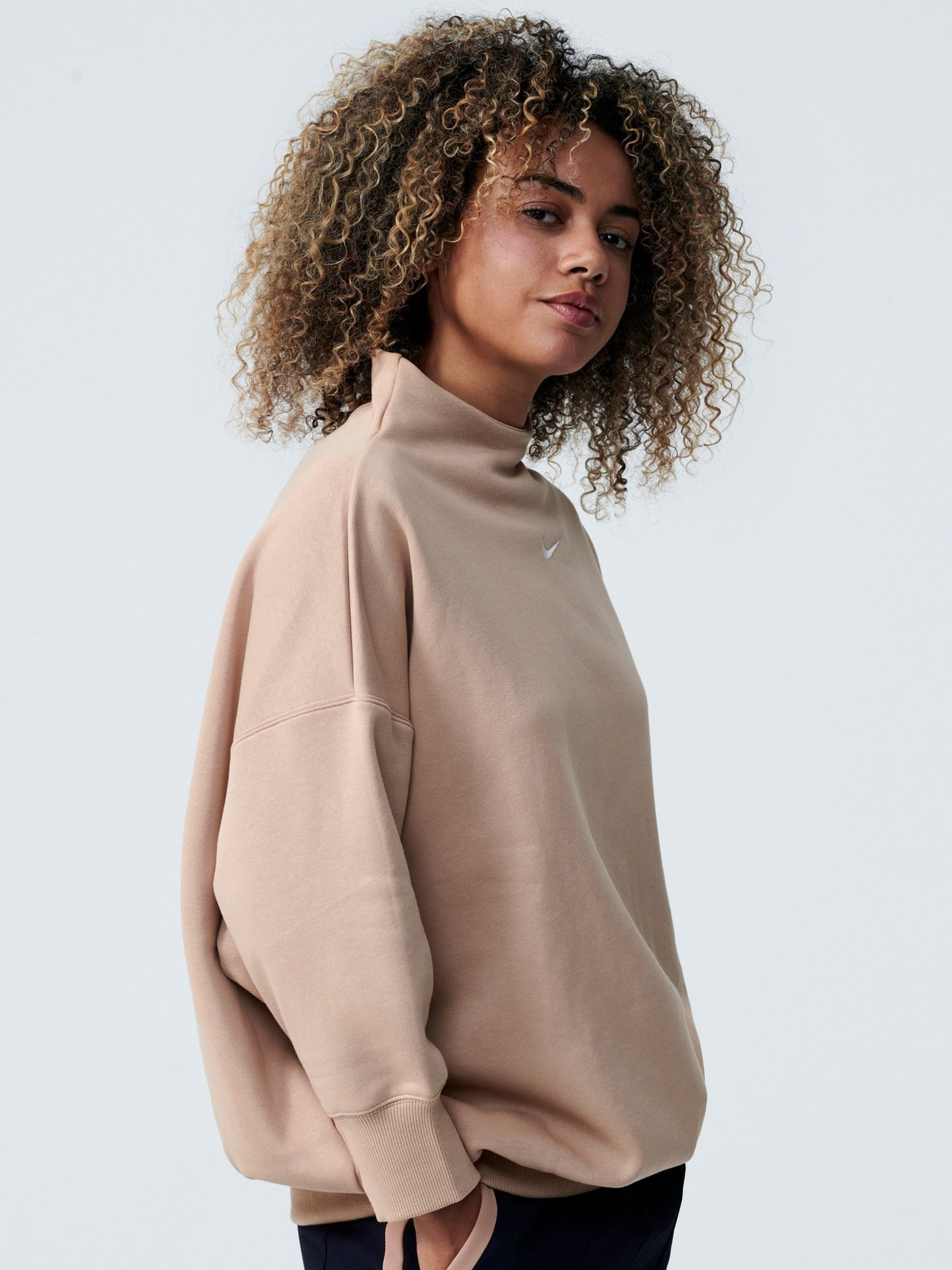Nike mock sweatshirt hotsell