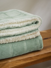 Green Cosy Sherpa Fleece Grid Throw - Image 2 of 4