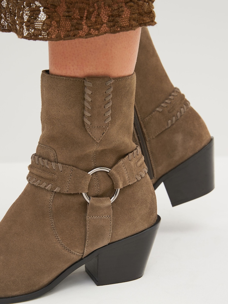 Olivgrün - Forever Comfort® Western-Stiefel mit O-Ring-Detail - Bild 2 von 7 Olivgrün - Forever Comfort® Western-Stiefel mit O-Ring-Detail - Bild 2 von 7