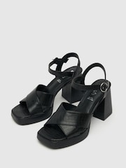Negro - Zapatos de tacón con plataforma y tira cruzada Sarah de Schuh - Imagen 1 de 4