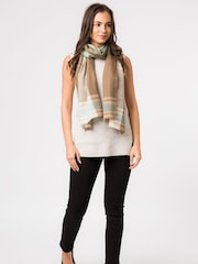 Pure Luxuries London Tan Asteris Cashmere & Merino Wool Pashmina Scarf - Image 3 of 4
