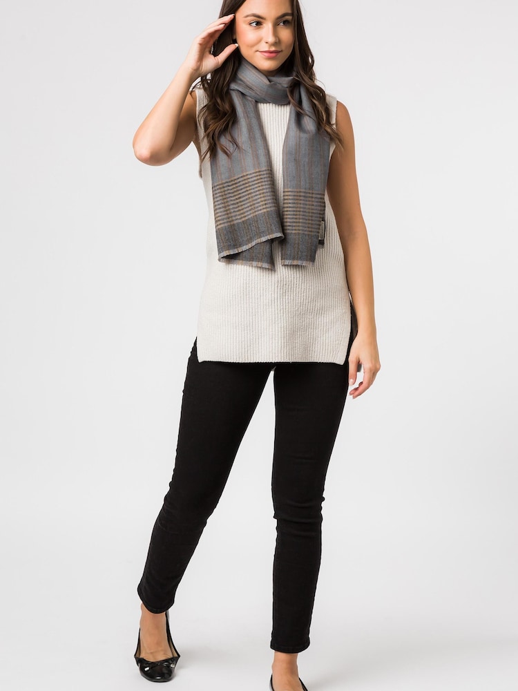Pure Luxuries London Grey Aspect Cashmere & Merino Wool Pashmina - Image 2 of 2