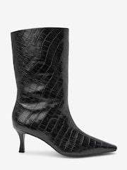 Black Signature Leather Chisel Toe Pull On Boots - Image 6 of 9