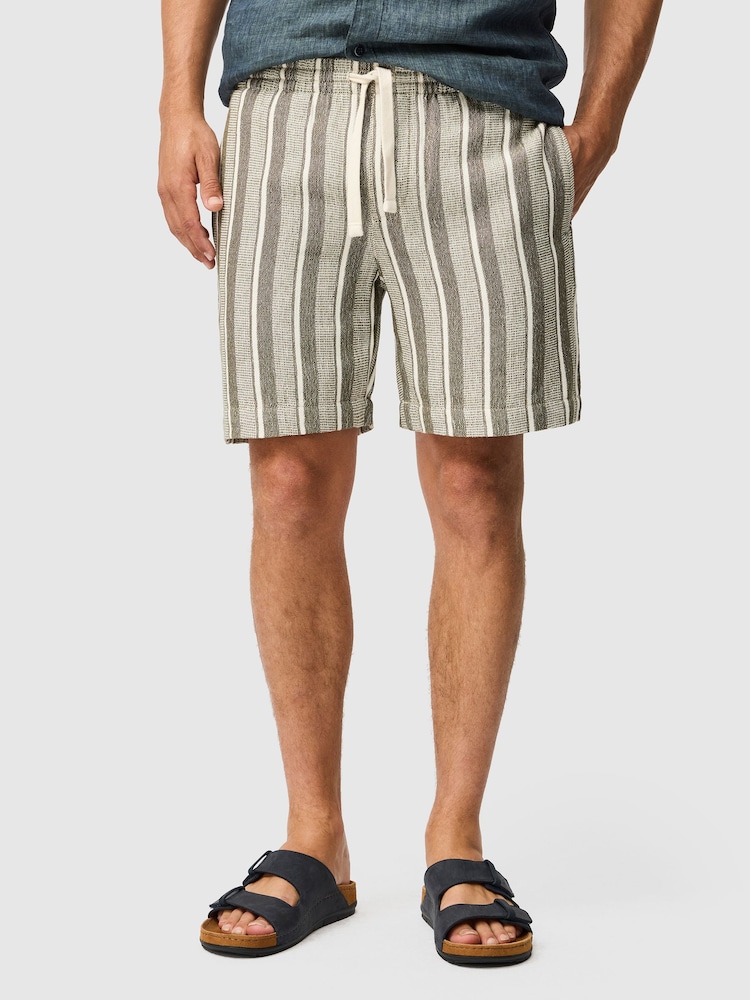 Rodd & Gunn Green The Laurels Resort 7" Shorts - Image 1 of 5