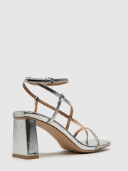 Sandalias plateadas con tiras Storm de Schuh - Imagen 3 de 4