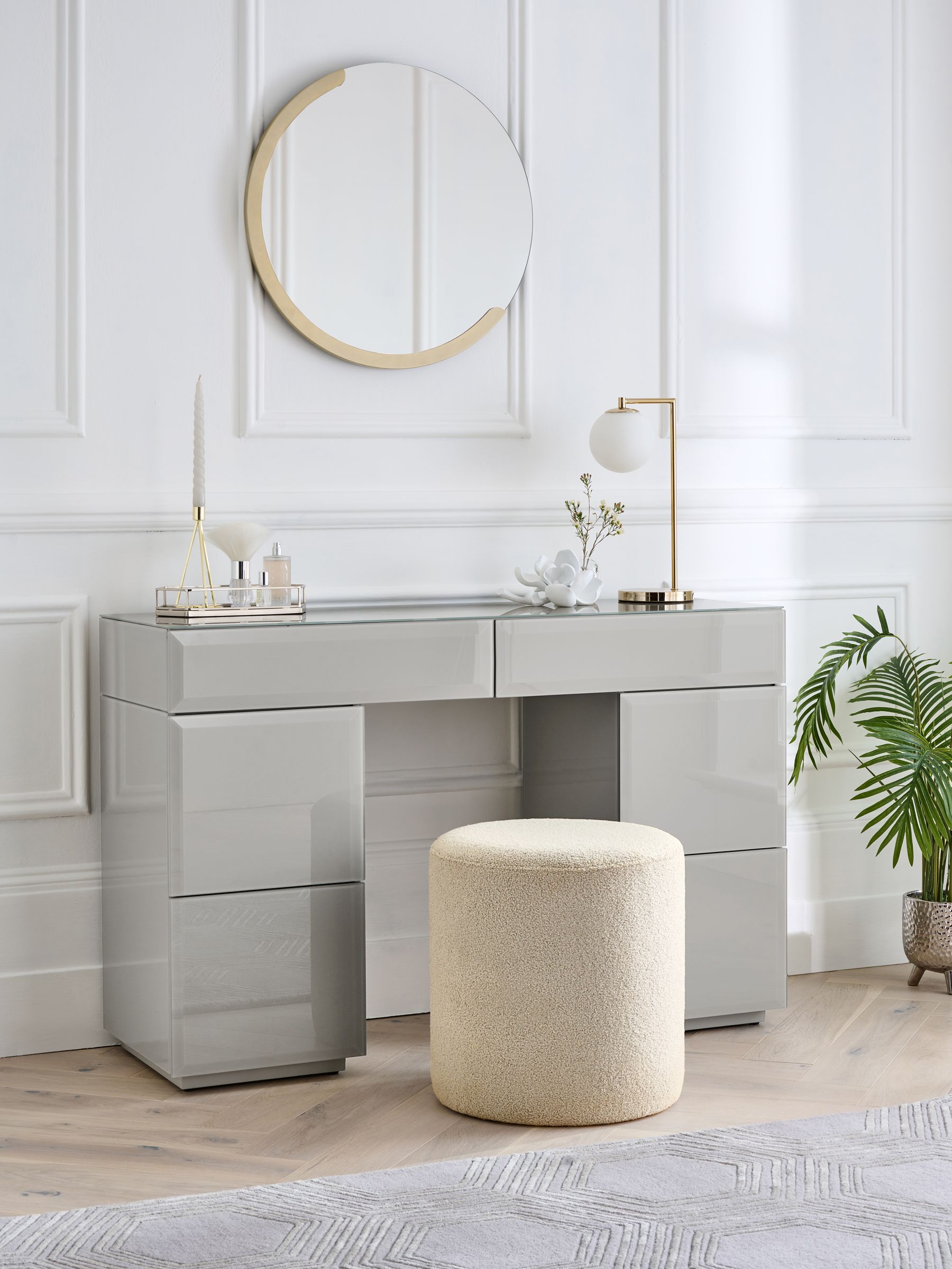 Mirrored dressing table next discount