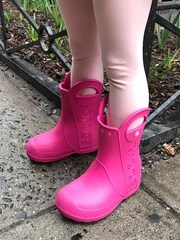 Pink - Crocs Handle It Rain Gummistiefel - Bild 7 von 7