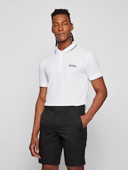 تفاصيل باللون الأبيض/البيج - تيشرت بولو للتدريب بياقة مائلة تشكيلة Paddy من BOSS - صورة 1 من 1