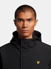 Lyle & Scott Black Mesh Backed Nylon Overhead Jacket - Image 4 of 5