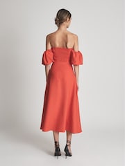 Vestido a media pierna con hombros al aire y mangas abullonadas Shona de Reiss - Imagen 5 de 7
