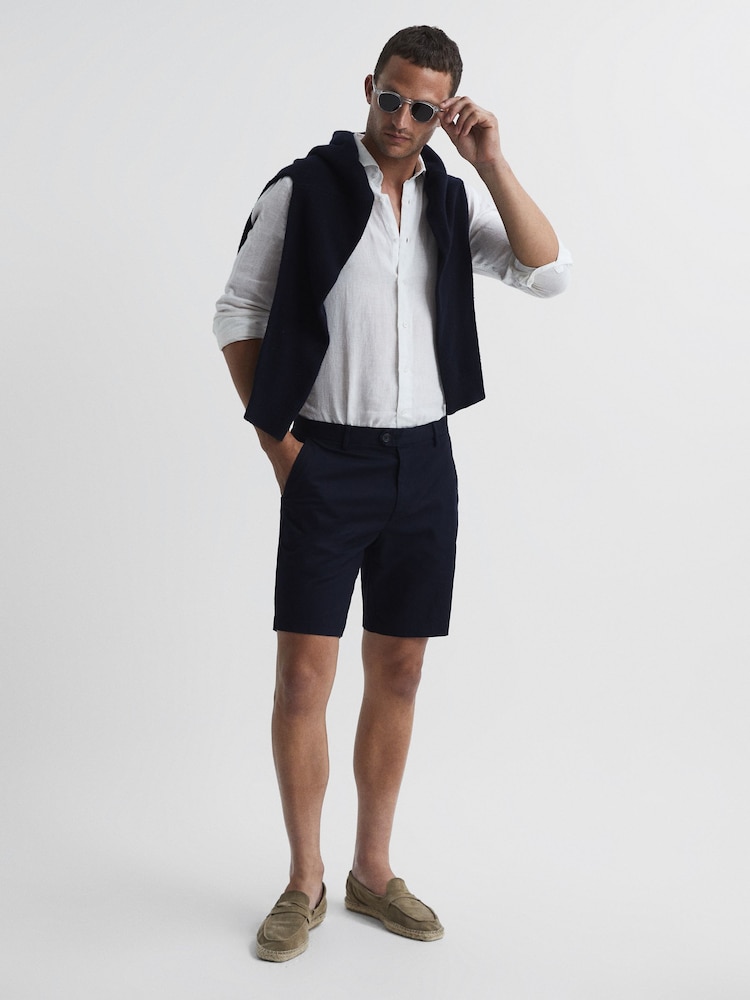 Pantalones cortos chinos de corte moderno Wicket de Reiss - Imagen 6 de 6 Pantalones cortos chinos de corte moderno Wicket de Reiss - Imagen 6 de 6