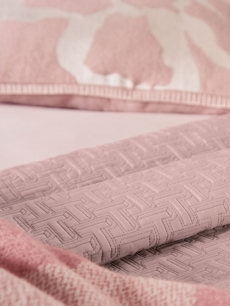 Ted Baker Pink T Quilted Polysatin Bedspread - Image 2 of 4