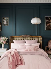 شرشف سرير بأستك قطن 100% بعدد خيط 250 في البوصة المربعة بصبغة سادة وملمس حريري من Ted Baker - صورة 3 من 3