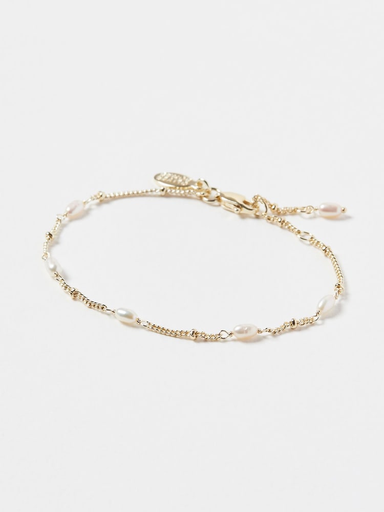 Oliver Bonas White Pearl Detail Mila Gold Plated Brass Chain Bracelet - Image 2 of 6