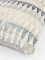 وسادة مخمل شكل هندسي - Image 2 of 5