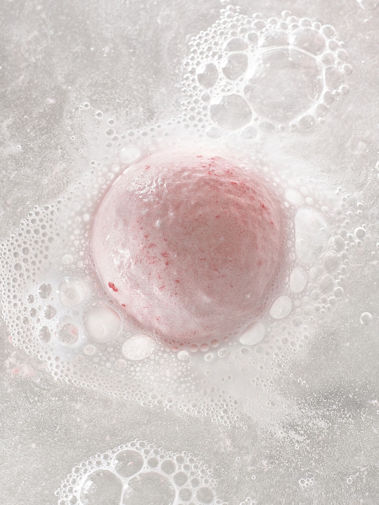 Set of 6 Fragranced Bath Fizzers - Image 2 of 4 Set of 6 Fragranced Bath Fizzers - Image 2 of 4