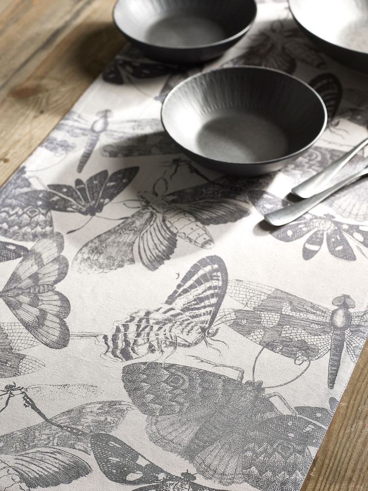 Kew Gardens Green 100% Cotton Table Runner - Image 1 of 2