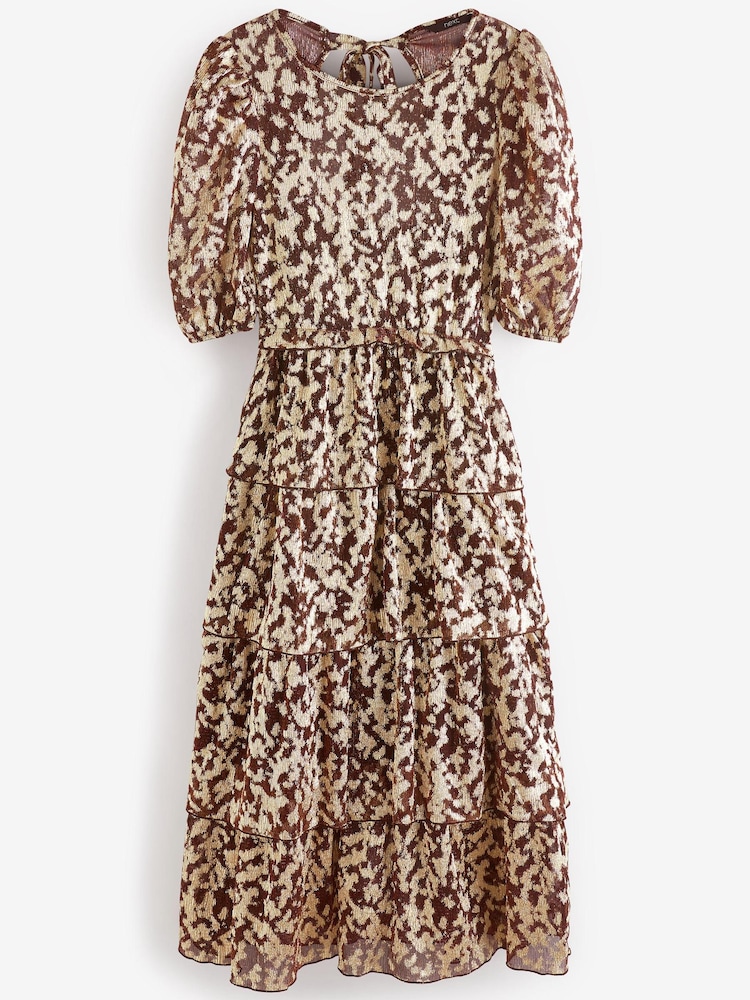 Brown Foil Print Plissé Tiered Short Sleeve Midi Dress - Image 5 of 5 Brown Foil Print Plissé Tiered Short Sleeve Midi Dress - Image 5 of 5