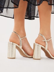 zlata (barva); zlato - Sandali s kvadratno peto Forever Comfort® - Slika 2 iz 7