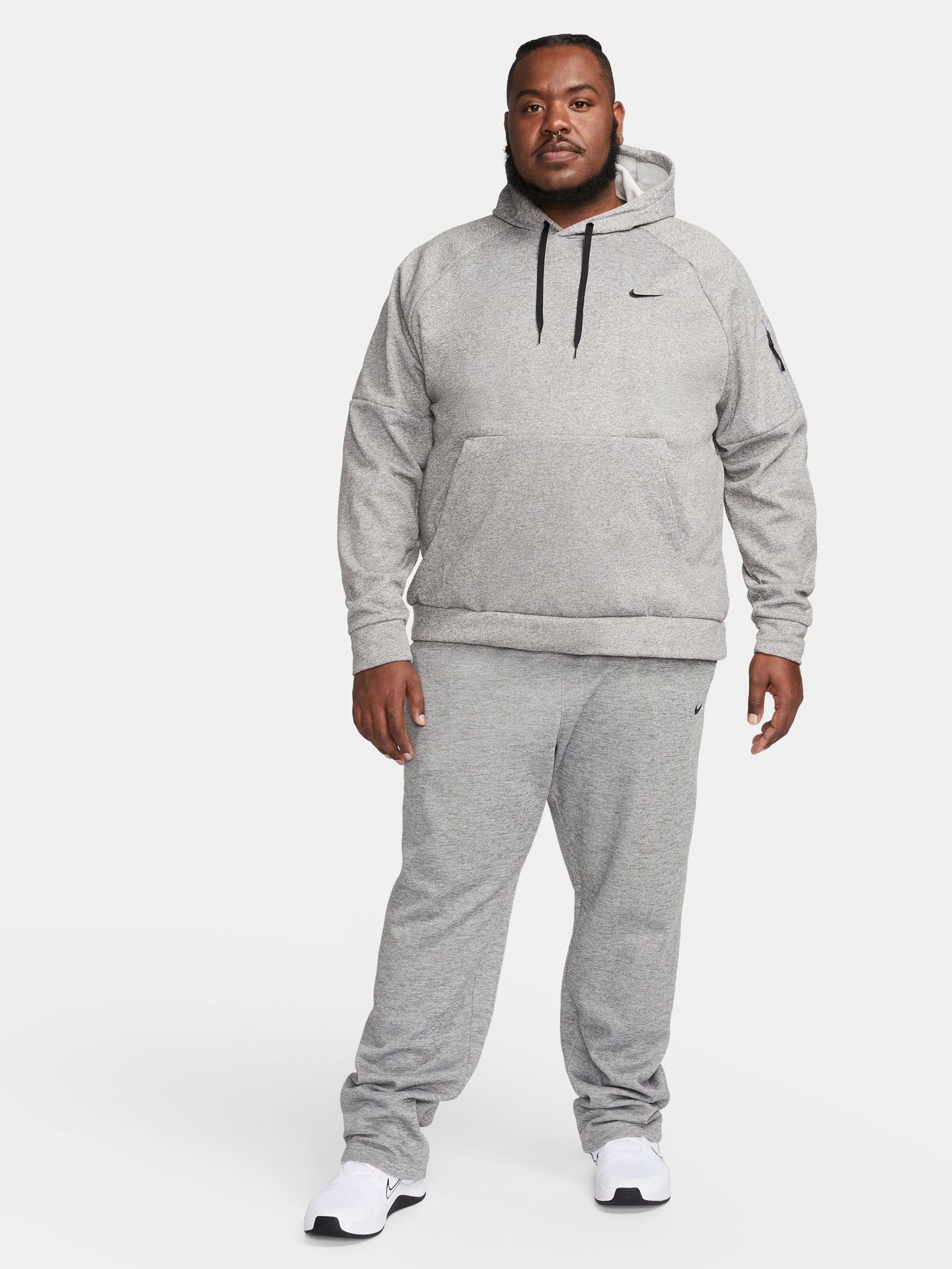 Nike Therma Training セットアップ 2XL Comprar Cinza escuro - Moletom de treino Nike Therma-FIT from Next