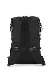 Mochila negra de 16L con parte superior enrollada Kiwi de Craghoppers - Imagen 2 de 3