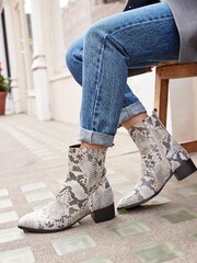 Schlangen-Print - Forever Comfort® Chelsea-Stiefel aus Leder - Bild 1 von 7