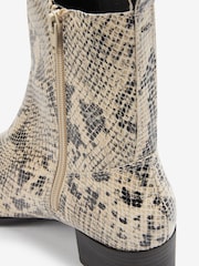 Schlangen-Print - Forever Comfort® Chelsea-Stiefel aus Leder - Bild 6 von 7