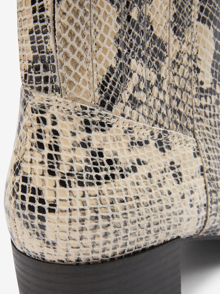 Schlangen-Print - Forever Comfort® Chelsea-Stiefel aus Leder - Bild 7 von 7 Schlangen-Print - Forever Comfort® Chelsea-Stiefel aus Leder - Bild 7 von 7