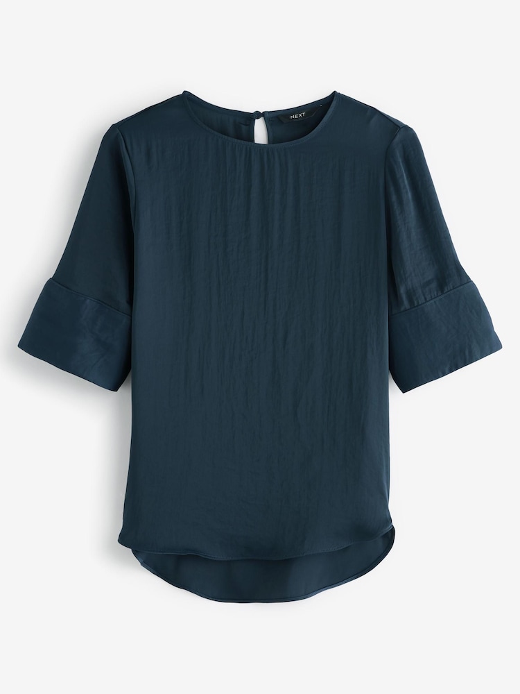 Marineblau - Formell T-Shirt-Top mit kurzen Ärmel aus Satin mit abgerundetem Saum - Bild 5 von 5 Marineblau - Formell T-Shirt-Top mit kurzen Ärmel aus Satin mit abgerundetem Saum - Bild 5 von 5