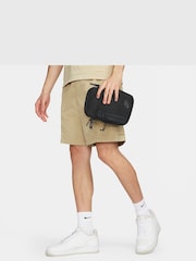 Черный - сумка с длинным ремешком Nike Elemental Premium (4 л) - Изображение 1 из 8