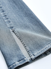 Verwaschenes Grau - Own Low Rise Stretch-Jeans mit ausgestelltem Bein und Saumschlitzen - Bild 10 von 11
