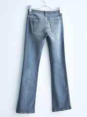 Verwaschenes Grau - Own Low Rise Stretch-Jeans mit ausgestelltem Bein und Saumschlitzen - Bild 7 von 11