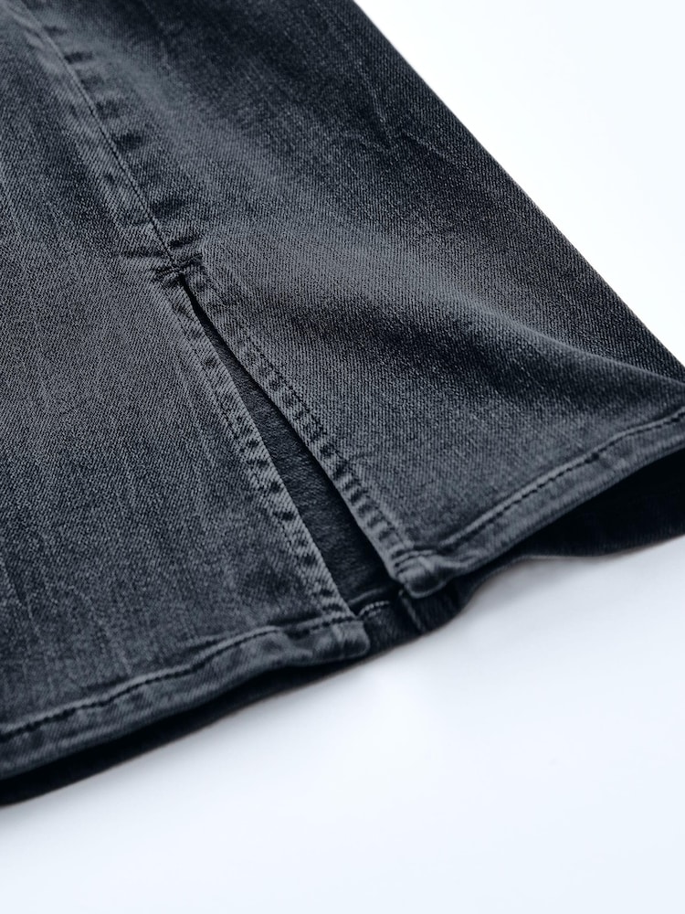 Schwarz - Own Low Rise Stretch-Jeans mit ausgestelltem Bein und Saumschlitzen - Bild 7 von 7