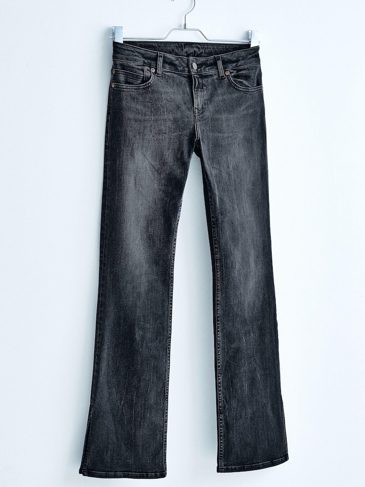 Schwarz - Own Low Rise Stretch-Jeans mit ausgestelltem Bein und Saumschlitzen - Bild 1 von 7