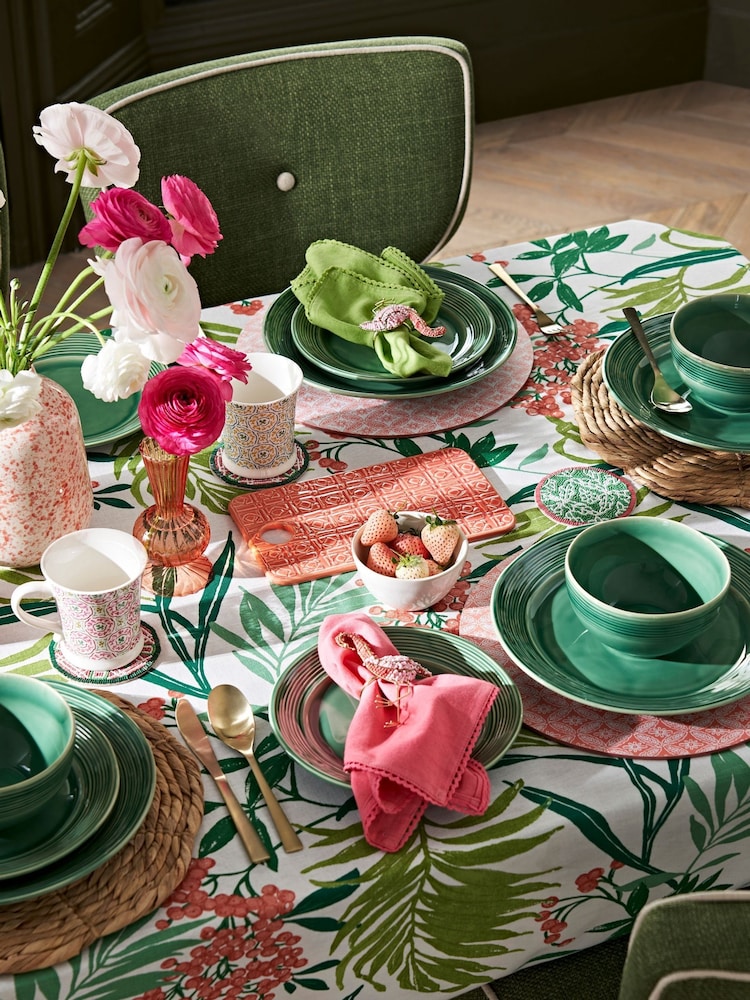 Nina Campbell Set of 4 Green Lace Trimmed Napkins - Image 2 of 3