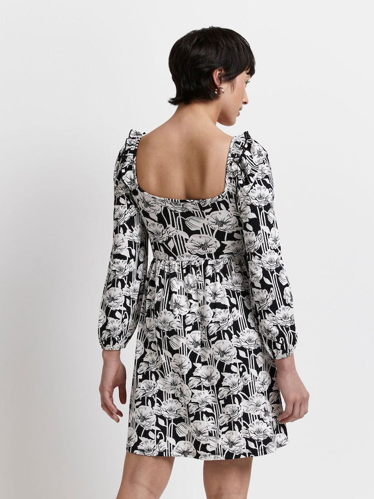 River Island Petite Shirred Front Black Mini Skirt - Image 2 of 5