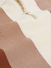 Tabaco/Crema - Reiss Milton Camiseta polo a rayas de media cremallera - Imagen 6 de 6