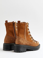 River Island Braun Schnürstiefel aus hellem Wildleder - Bild 5 von 5