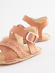 Braun/Wellensaum - Baby-Sandalen (0–18 Monate) - Bild 3 von 5