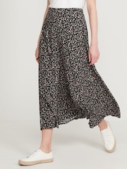 M&co Damen Wickel-Rock mit Blumenprint, Schwarz - Bild 1 von 5