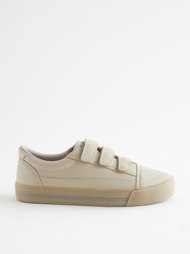 Neutrale Farbe - Schuhe mit Klettverschluss - Bild 2 von 5 Neutrale Farbe - Schuhe mit Klettverschluss - Bild 2 von 5